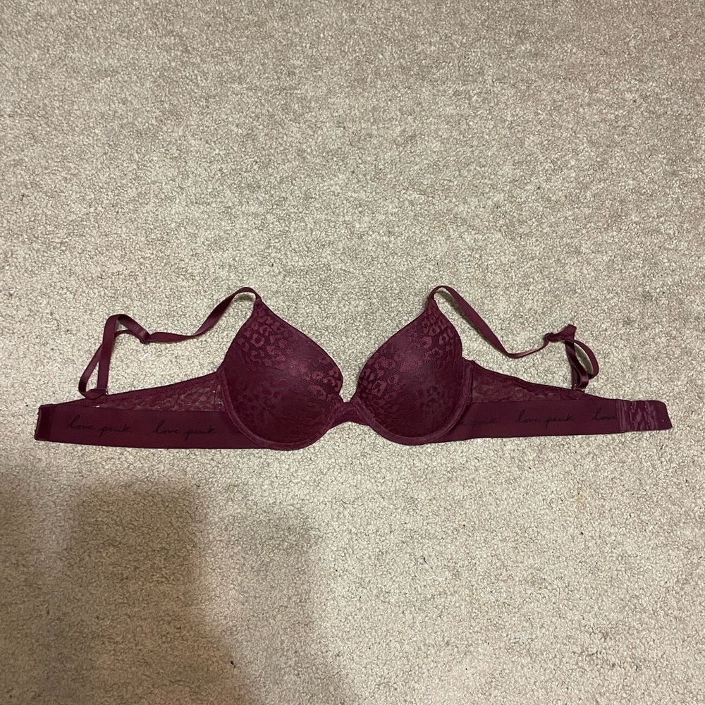 Victoria’s Secret‎ PINK Maroon bra size 32B